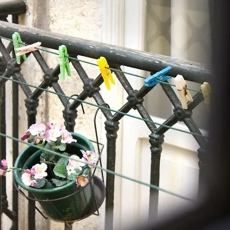 Alfama Charming Appartamento *