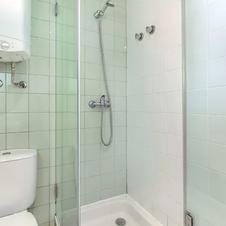 Alfama Charming דירה